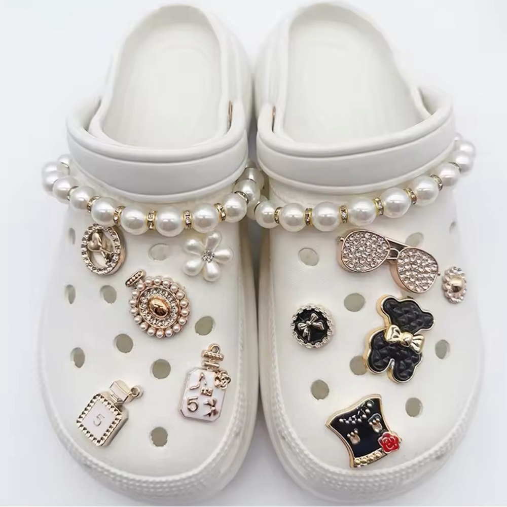 Plastic croc charms NEW